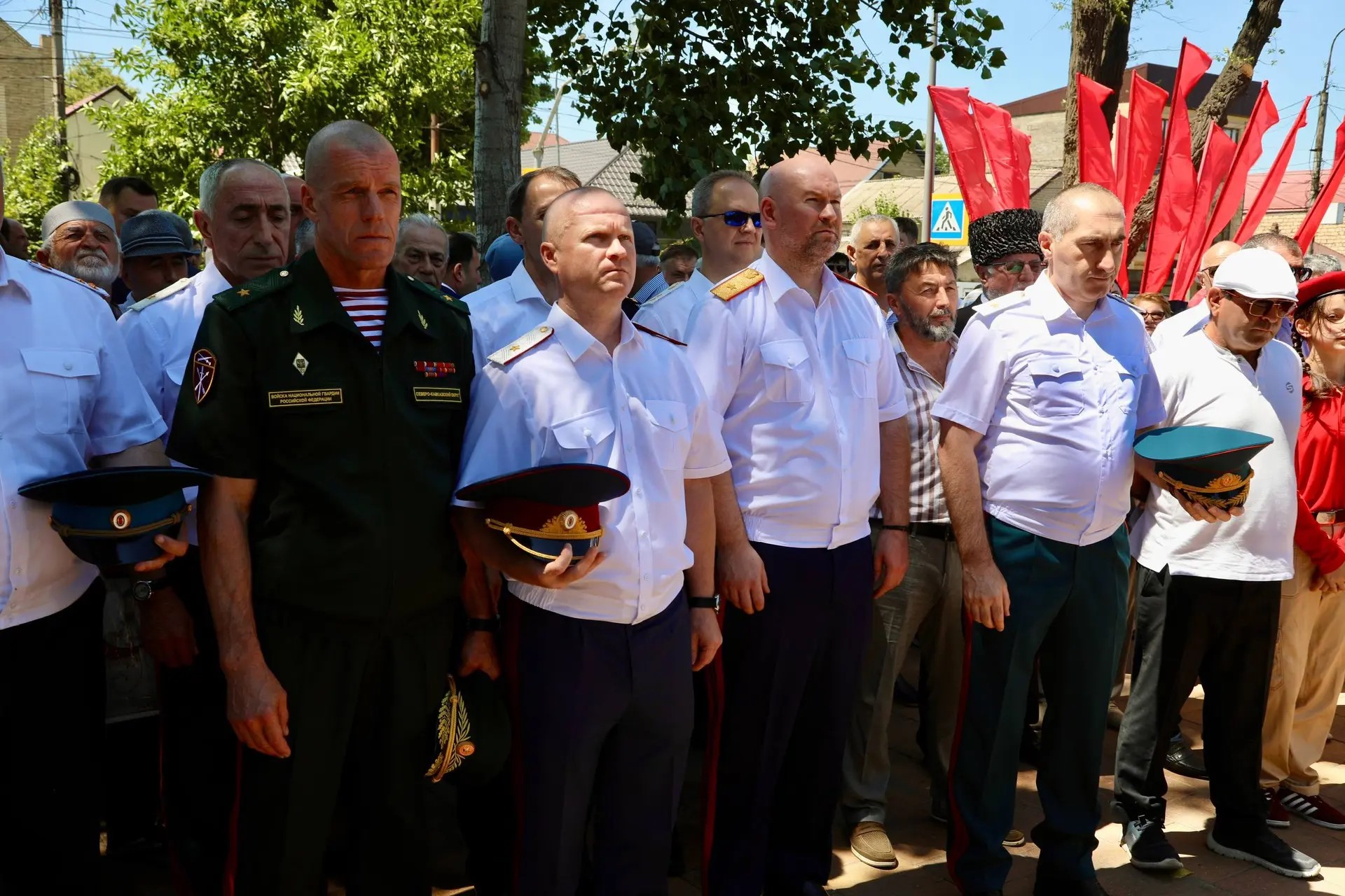 Магомед Рамазанов принял участие в открытии памятника Адильгерею Магомедтагирову в Махачкале